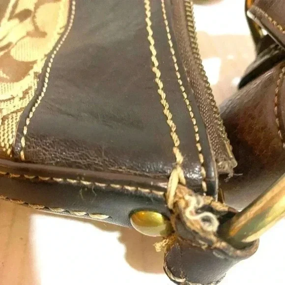 Coach vintage CC signature print canvas crossbody handbag - Picture 11 of 12